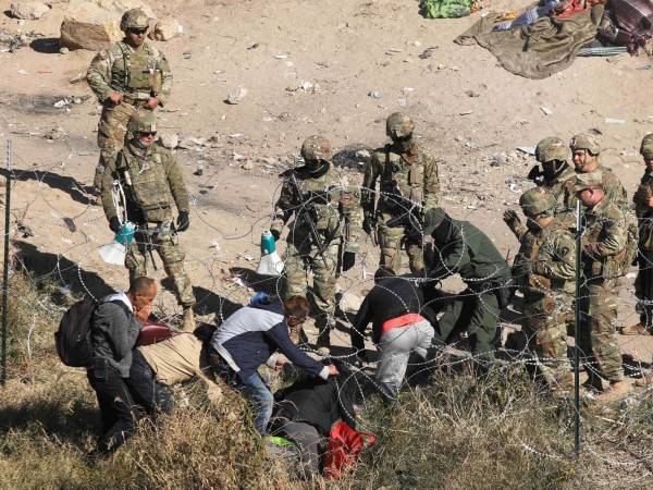 Texas desplegó la Guardia Nacional estatal en la frontera para frenar la crisis migratoria.