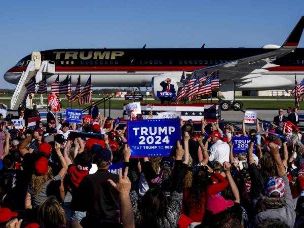 Trump mantiene el favoritismo en los sondeos de intención de voto para las presidenciales de noviembre próximo.