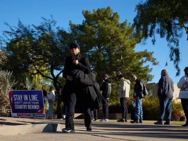 Decenas de guardias desplegados en los principales centros de votación.