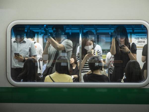 En Corea del Sur, la semana laboral de cinco días data de sólo una generación, introducida por ley en el 2004.