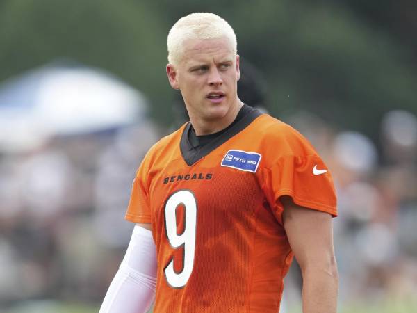 Joe Burrow, mariscal de campo de los Bengalíes de Cincinnati, sufrió un robo.