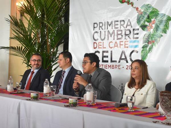 El vicecanciller hondureño, Gerardo Torres, en la inauguración de la primera cumbre internacional del café de la Celac.