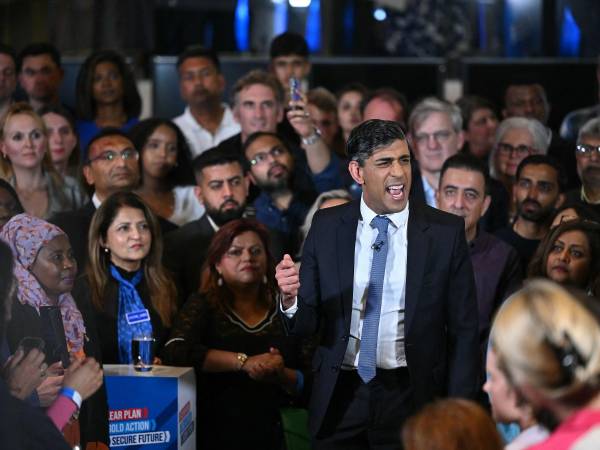 El primer ministro británico y líder del Partido Conservador, Rishi Sunak, en un evento al terminar las elecciones legislativas en Londres.