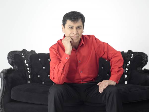 El cantautor salvadoreño Álvaro Torres es un artista reconocido a nivel internacional.