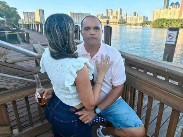 Carlos Arnoldo “El Negro” Lobo, conocido por ser uno de los principales narcotraficantes hondureños, fue visto disfrutando de su libertad en las playas de Miami, Estados Unidos, tras haber cumplido una condena de diez años por delitos relacionados con el narcotráfico.