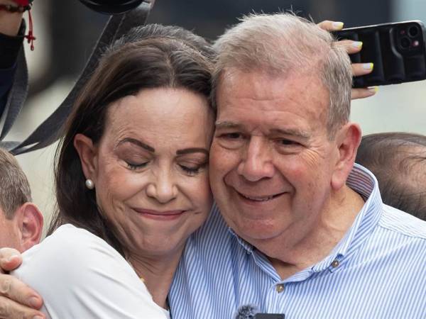 Fotografía de archivo de los líderes opositores venezolanos Edmundo González Urrutia -reconocido por Washington como ganador de los últimos comicios presidenciales de julio y actualmente exiliado en España- y María Corina Machado.