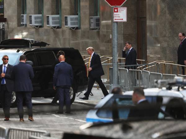 Trump asiste este jueves al tribunal en Nueva York para esperar el veredicto del jurado del juicio en su contra.