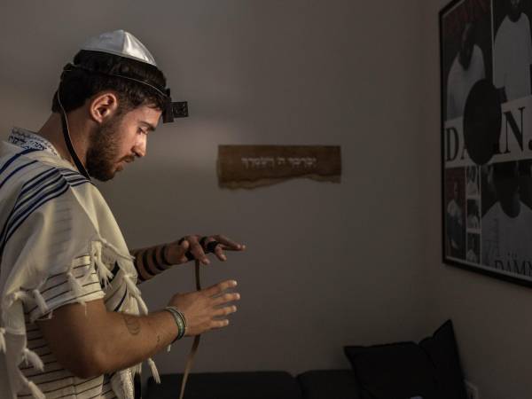 Omer Shem Tov afirmó que recurrir a los rituales judíos y a la oración le ayudó a sobrevivir como rehén de Hamas.