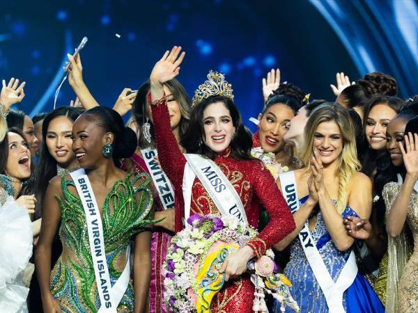 Foto de archivo del pasado 21 de noviembre, cuando la mexicana Fátima Bosch fue coronada Miss Universo.
