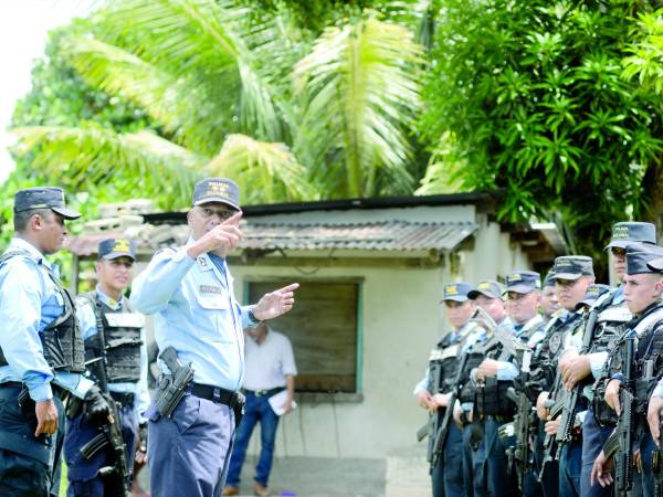 La Policía ha desplegado varios elementos a la comunidad para dar seguridad.