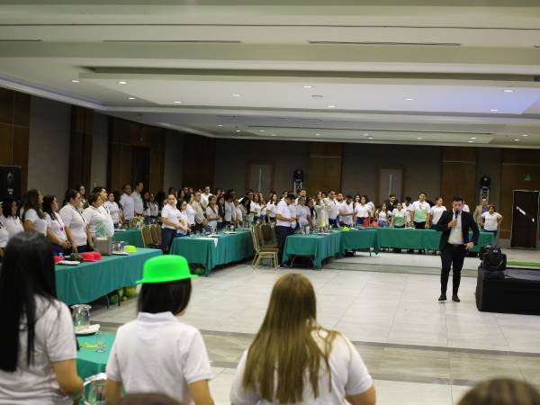 Más de 150 colaboradores de UTH participaron en la Convención de Líderes que tuvo lugar en el Centro de Convenciones Copalnt.