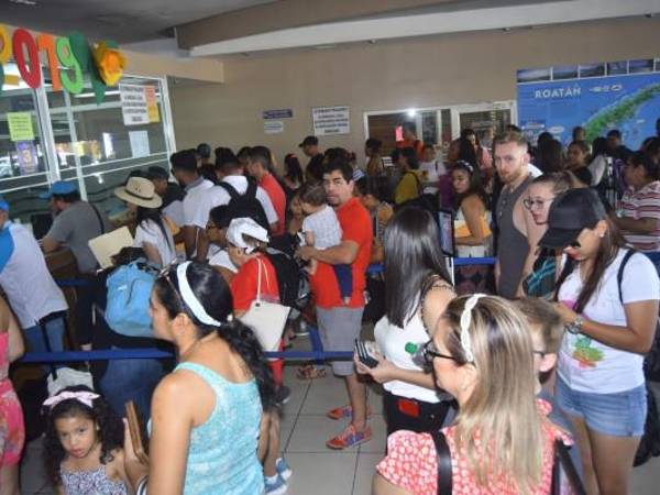 Los salvadoreños aprovechan el feriado agostino para visitar Honduras, mayormente Islas de la Bahía, La Ceiba Tela y Copán.