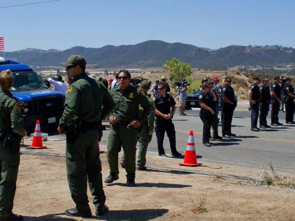 Un siglo de monitoreo por parte de la patrulla fronteriza de Estados Unidos, enfrentando el sombrío descubrimiento de restos humanos y acusaciones de transgresiones a los derechos fundamentales.