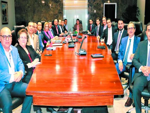 El Gabinete Económico y la misión técnica del FMI se reunieron del 7 al 18 de octubre para evaluar los resultados del primer año del acuerdo, el que está vigente desde septiembre de 2023.