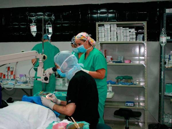 El Hospital de Ojos cuenta con un equipo de más de 15 personas, entre médicos, técnico y especialistas.