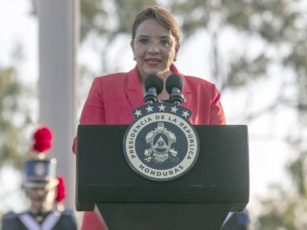 Foto de archivo de la presidenta de Honduras, Xiomara Castro, durante un discurso oficial.