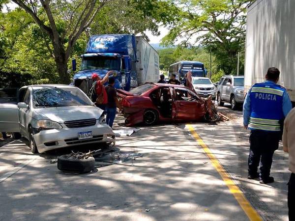 Los vehículos livianos quedaron parcialmente dañados.