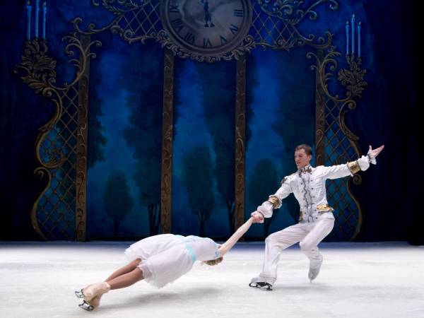 Los bailarines son profesionales, su vestimenta, las piruetas que realizan y la gran puesta en escena trabajada durante muchos años los convierten en artistas de talla mundial.