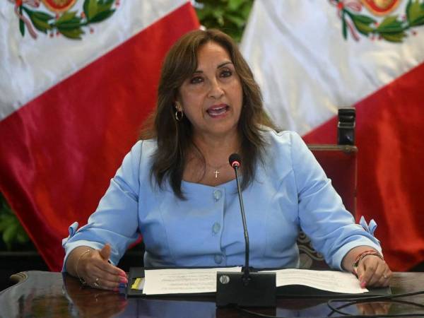 Dina Boluarte, presidenta de Perú.