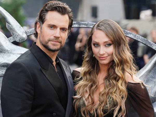 Henry Cavill y Natalie Viscuso dieron la bienvenida a su primer hijo.