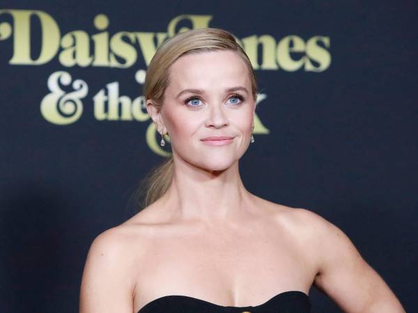 Reese Witherspoon en el estreno de Daisy Jones y The Six en el TCL Chinese Theatre IMAX.