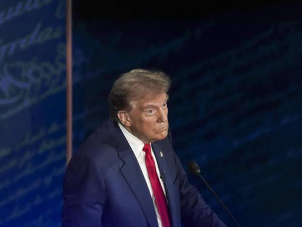 Trump causa polémica tras denunciar que inmigrantes haitianos se comen las mascotas de residentes de Springfield.