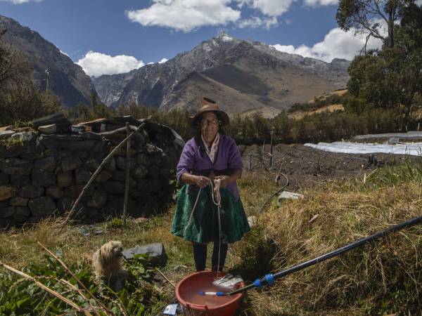 Dionisia Moreno, campesina indígena de Perú, recuerda cuando el Río Shallap estaba limpio y lleno de truchas.