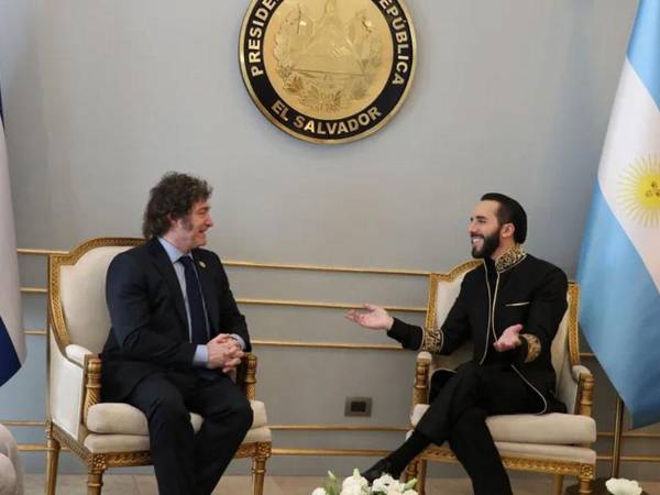 En febrero pasado, Bukele y Milei se reunieron en El Salvador tras la toma de posesión presidencial del mandatario salvadoreño.