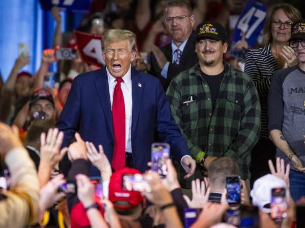 Trump promete deportar a millones de inmigrantes indocumentados si regresa a la Casa Blanca.