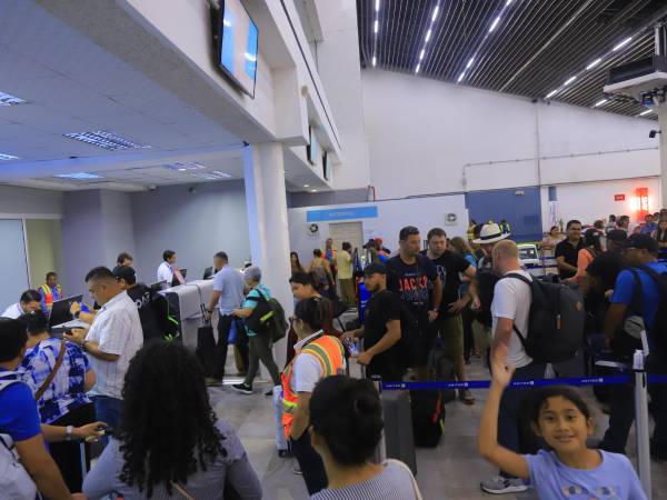 Un promedio de 2,500 a 3,000 viajeros diarios circulan por el aeropuerto internacional Ramón Villeda Morales.