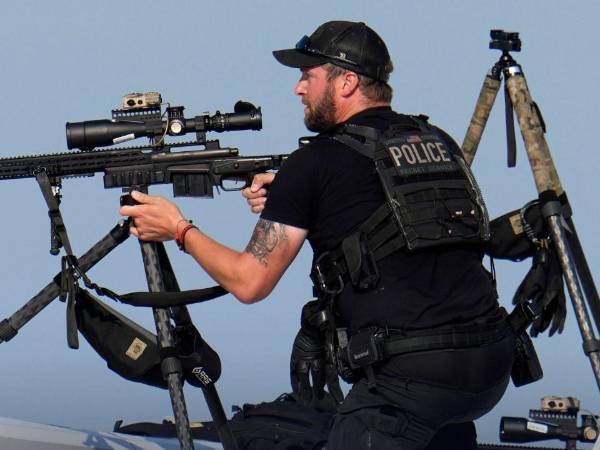 Fotografía muestra al francotirador del Servicio Secreto que abatió a Thomas Crooks, el joven que disparó contra el expresidente Donald Trump.