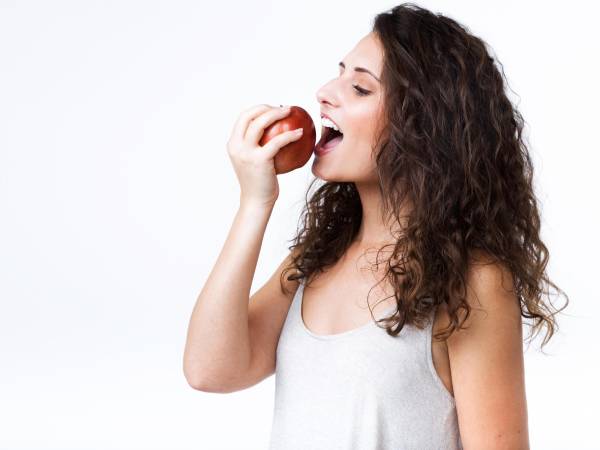 Las manzanas tienen beneficios en el corazón, según han demostrado investigaciones.