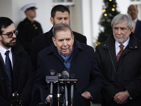 González viajará a Panamá para continuar su gira previo a la investidura en Venezuela.