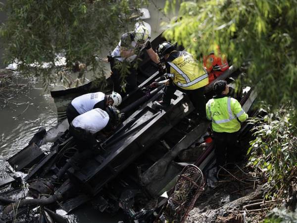 Equipos de socorro lograron rescatar a 20 personas heridas que fueron trasladadas a hospitales cercanos.