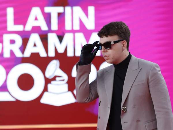 Foto de archivo del cantante y compositor español Quevedo en la alfombra roja de la gala anual de los Latin Grammy que el año pasado se celebró en Sevilla, España.