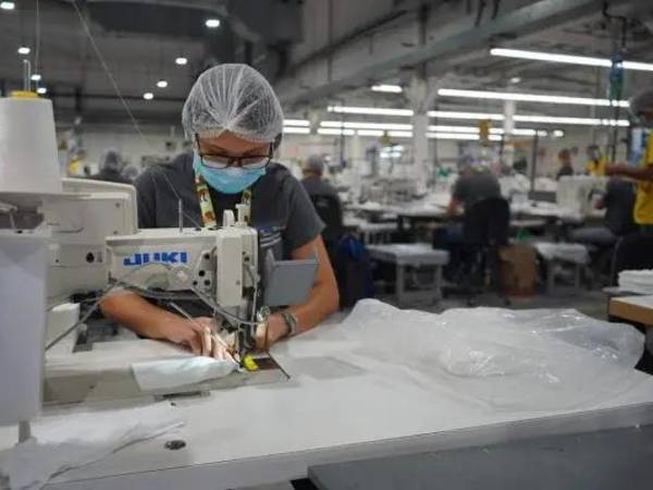 El incremento acordado en la mesa tripartita debe ser aplicado de manera retroactiva.