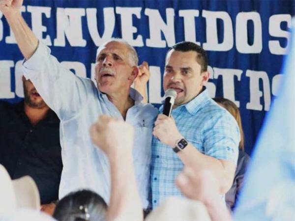 Asfura y Zambrano durante un acto de campaña.