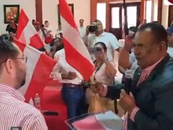 El aspirante presidencial, Jorge Cálix agradeció a los cinco alcaldes liberales del departamento de El Paraíso.