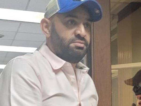 Mario “Cubeta” Cálix recibió, revisó y discutió la acusación en la corte de Nueva York, Estados Unidos.