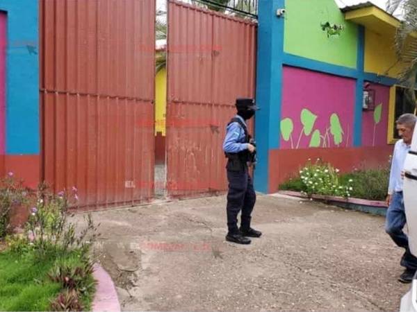 Entrada al motel Palmeras de Olanchito, Yoro.