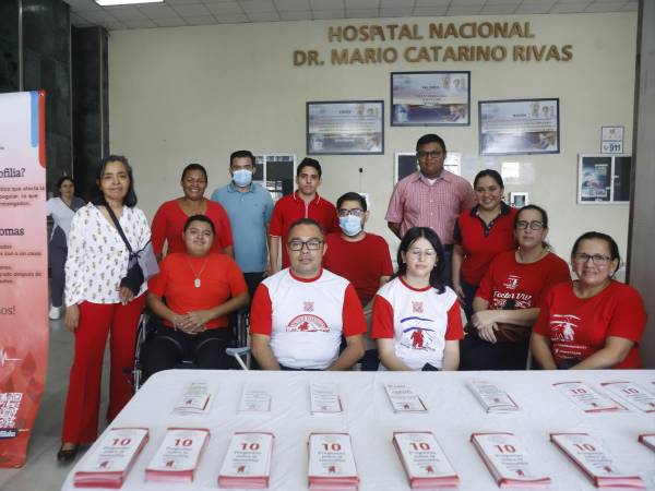 Miembros de la Asociación Hondureña de Hemofilia durante una campaña para crear conciencia sobre esta enfermedad.