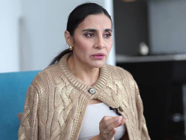 Fotografía de archivo de la vicepresidenta de Ecuador, Verónica Abad, durante una entrevista con EFE en Quito (Ecuador). EFE / Alexander Martínez
