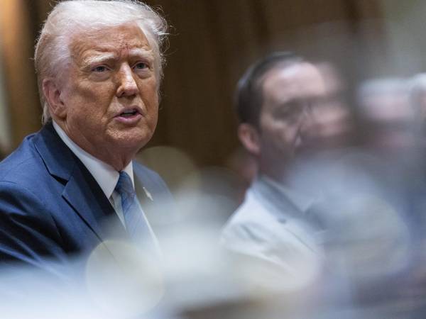 En la orden ejecutiva, Trump indica que los estados no investigan adecuadamente la ciudadanía de los votantes