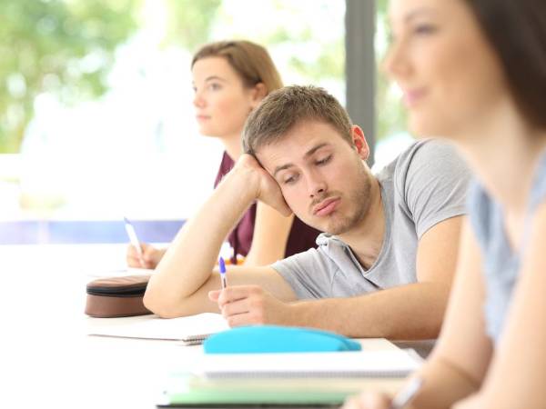 En aquellos que nunca han sido diagnosticados, los síntomas pueden pasar desapercibidos, enmascarados como características de personalidad o desafíos cotidianos. Este artículo explora los signos del TDAH en adultos no diagnosticados y ofrece orientación sobre cómo proceder si se sospecha de esta condición.