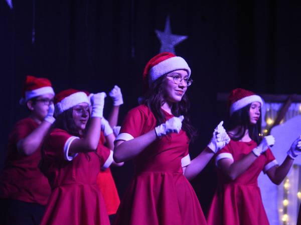 Alumnos desde preescolar hasta bachillerato disfrutaron una noche en familia y con gran espíritu navideño.