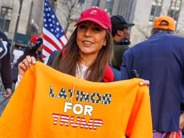Trump sigue ganando el apoyo de los votantes latinos en estados clave.