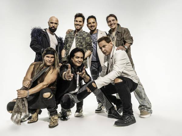Fotografía cedida por The Exclusive Agency donde aparecen los exintegrantes del la 'boy band' Menudo quienes anunciaron una gira que emprenderán el 4 de diciembre en Hollywood (Florida) y terminarán el 12 en San Juan (Puerto Rico). EFE/ The Exclusive Agency /SOLO USO EDITORIAL/ NO VENTAS/ SOLO DISPONIBLE PARA ILUSTRAR LA NOTICIA QUE ACOMPAÑA (CRÉDITO OBLIGATORIO)