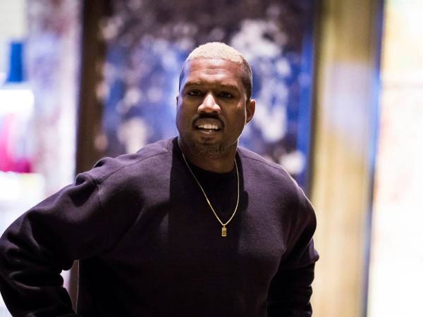 El rapero Kanye West sigue en el ojo del huracán.