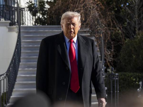 Donald Trump insistió en que Estados Unidos debe producir sus propios bienes.