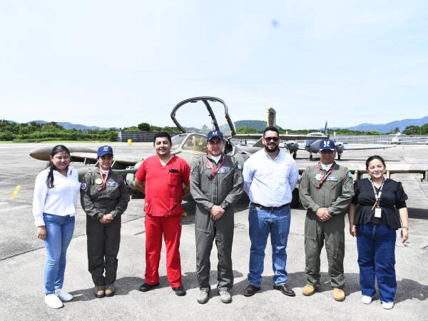 Autoridades del hospital Mario Catarino Rivas y la base aérea Armando Escalón se reunieron este miércoles.